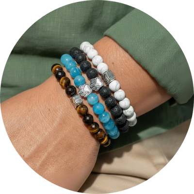 Armbänder am Handgelenk